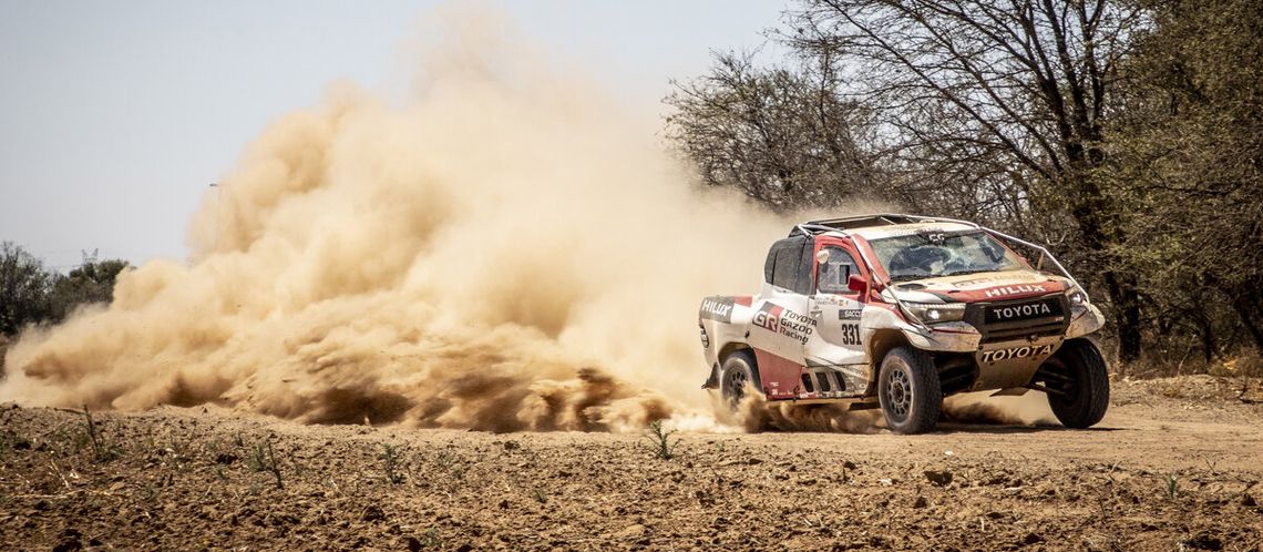 Wertvolle Rallye-Raid-Erfahrung für Fernando Alonso.