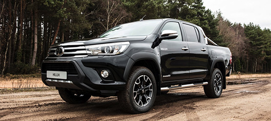 Toyota Hilux Invincible 50 Chrome Edition