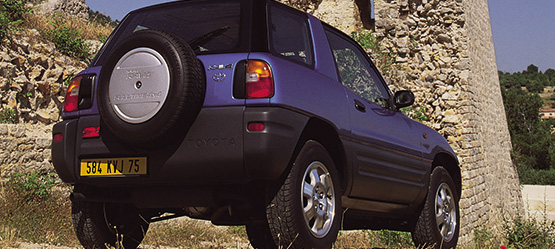 Witte RAV4 detail foto achterkant