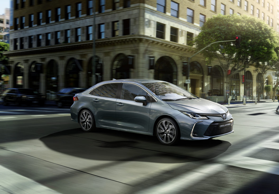 Toyota Corolla Saloon Hybrid | Choose Hybrid | Toyota Ireland - Carroll ...