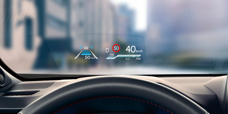The Head up display allows you to keep up to date on essential information, without taking your eyes off the road.