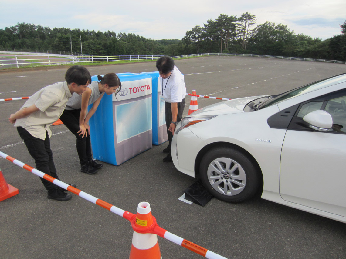 Toyota-Safety-Sense-02_tcm-3043-1160410.jpg